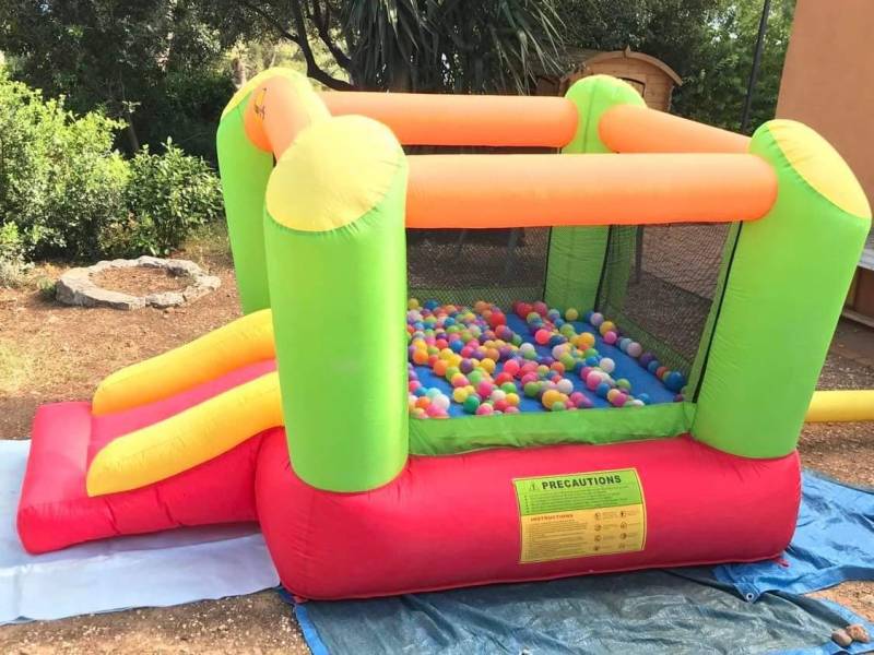 location de structure gonflable pour enfant, anniversaire avec un chateau gonflable paca ou trouver un chateau gonflable toulon proche de la seyne sur mer 